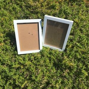 2 piece set of 5 by 7 white frames